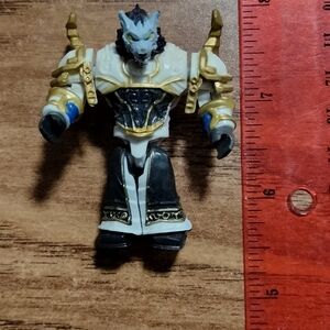 Mega bloks World Of Warcraft Action Figure with Gold and Black Armor